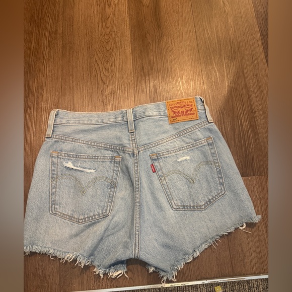 Levi's Light Blue Ripped 501 Denim Shorts (Size 27) - Picture 3 of 5